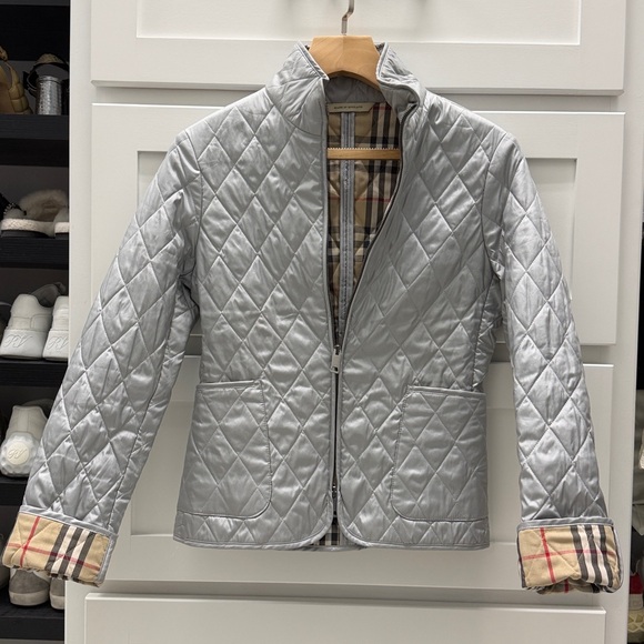 Burberry Jackets & Blazers - Burberry Light Gray Quilted Jacket with Iconic Plaid Lining